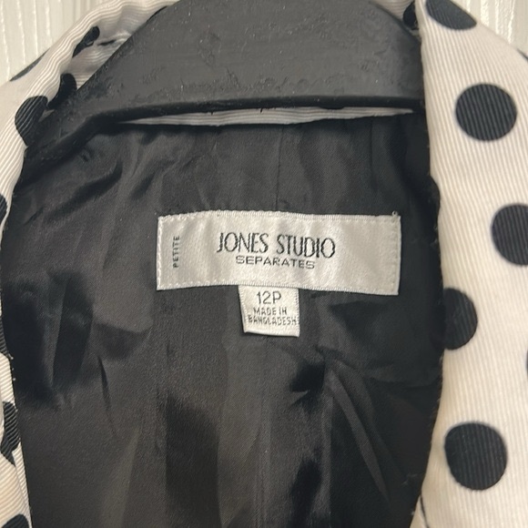 Jones studio Black and White Polka Dot Blazer in size 12 p - Picture 4 of 5